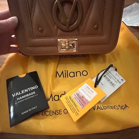 Authentic Valentino crossbody handbag/purse - Picture 4 of 8